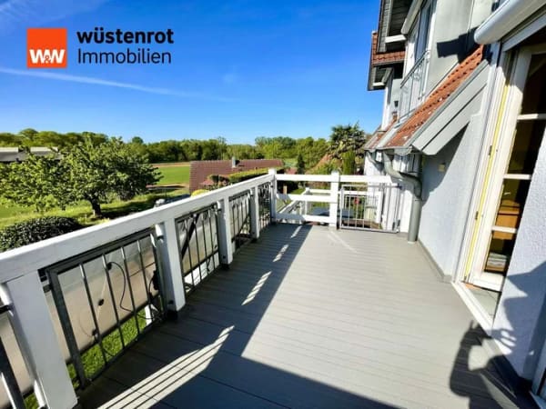 Immobilie in Ötigheim - *BESONDERE ARCHITEKTUR IM EINFAMILIENHAUS: Tolle Aufteilung mit Garten, 2 Balkone, Garage, u.v.m.* - Bild 0