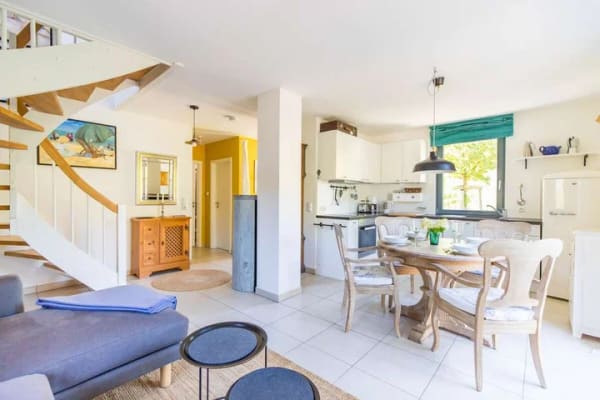 Immobilie in Glowe - Ihr Wohlfühl-Reetdach-Ferienhaus in ruhiger und strandnaher Lage im Ostseebad Glowe auf Rügen - Bild 3