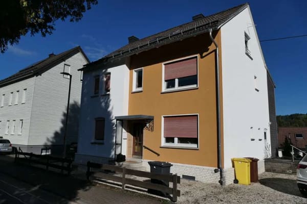 Immobilie in Hilchenbach - Familienfreundliches Zweigenerationenhaus in ruhiger Lage - Bild 0