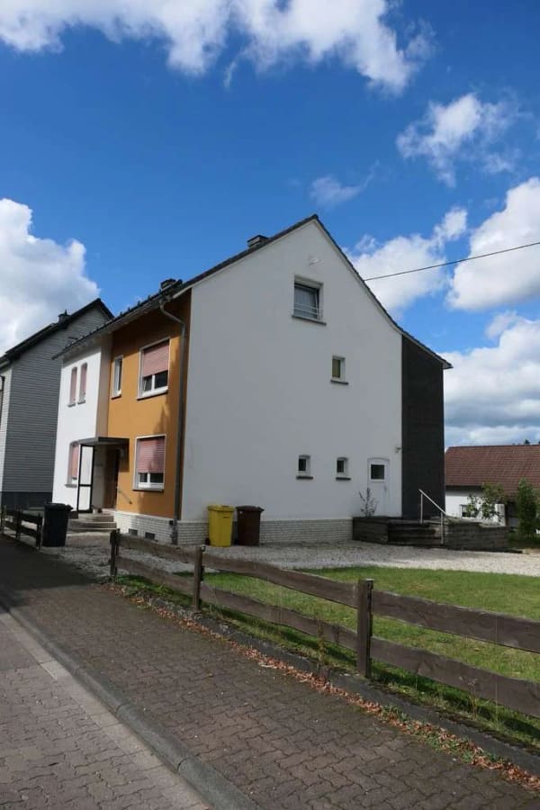 Immobilie in Hilchenbach - Familienfreundliches Zweigenerationenhaus in ruhiger Lage - Bild 3