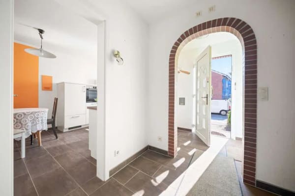 Immobilie in Hohenwestedt - Gemütliches Reihenmittelhaus mit schönem Garten und Vollkeller - Bild 2