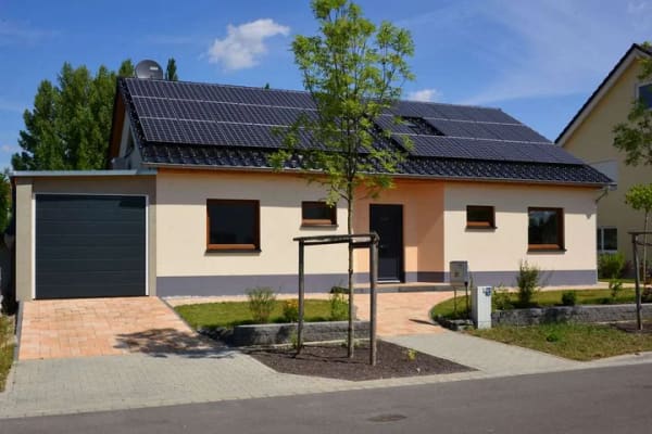 Immobilie in Naunhof - 5 Zi. auf 1 Ebene (aber nicht nur für Pensionäre), Grundstück inklusive! - Bild 0
