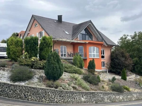 Immobilie in Maßbach - Hochwertiges Einfamilienhaus mit Einliegerwohnung in Maßbach - Bild 2