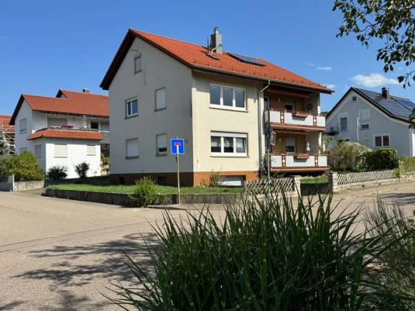 Immobilie in Ottenbach - Freistehendes Zweifamilienhaus mit großzügigem Garten in Ortsrandlage! - Bild 2