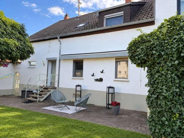 Immobilie in Hütschenhausen - ZWEI HÄUSER - EIN ZUHAUSE! Ca. 290 m² Wohnfläche + 3 Garagen - PROVISIONSFREI! - Bild 3