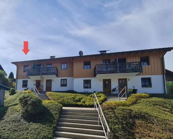 Immobilie in Sankt Oswald-Riedlhütte - Ankommen und Wohlfühlen!
Tolle Eigentumswohnung im Reihenhausstil. 
Top gepflegt und in schöner La - Bild 3