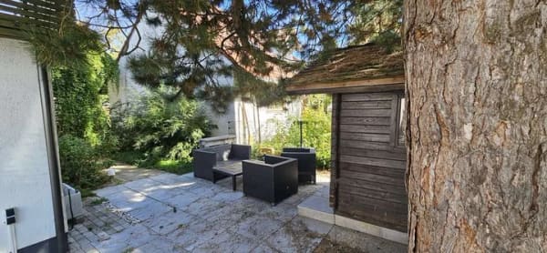 Immobilie in Adelshofen - Einfamilienhaus mit Einliegerwohnung, Doppelgarage, EBK und ca. 94 m² Dachterrasse mit Wintergarten - Bild 3