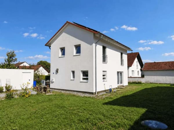Immobilie in Künzing - Einfamilienhaus mit 5 Zimmern, PV-Anlage und Garage in Künzing - Bild 1
