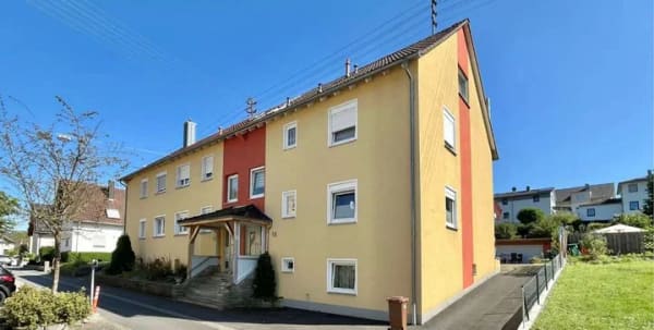 Immobilie in Lauda-Königshofen - Gleich zwei Doppelhaushälften auf großzügigen Grundstück mit vielseitigem Nutzungspotenzial - Bild 1