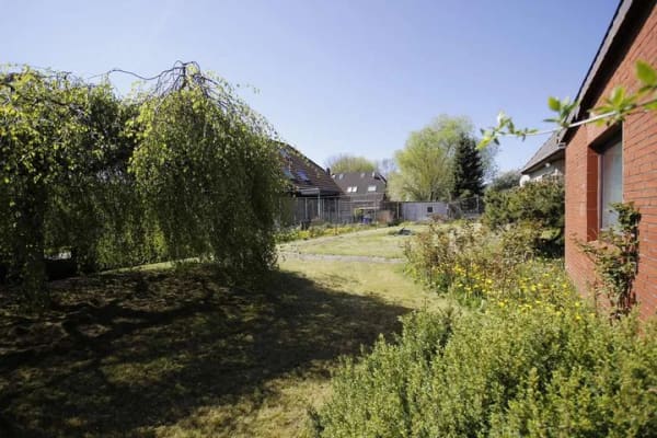Immobilie in Stakendorf - Freistehendes Raumwunder in Ostseenähe: Großzügiges Familiendomizil mit 4 Garagen & XXL-Grundstück - Bild 2
