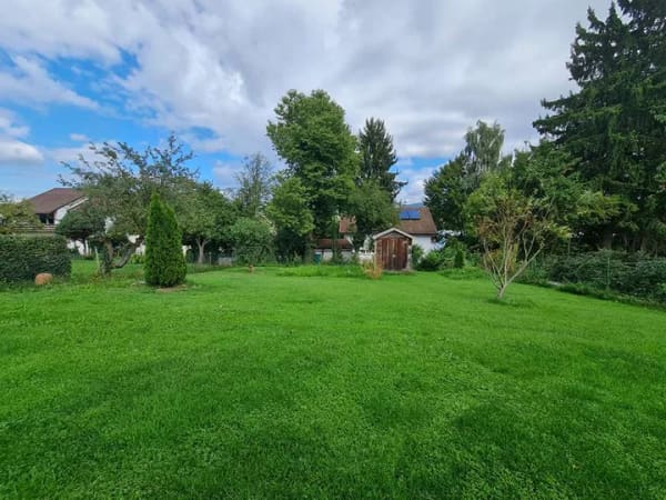 Immobilie in Viechtach - Zuhause ist ein Gefühl !
Familien(t)raum in Viechtach! 
Bezahlbares Haus mit Garage, Garten, uvm. - Bild 4