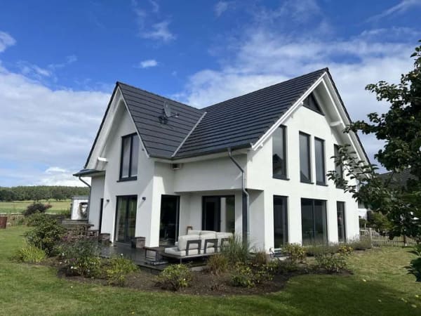 Immobilie in Soderstorf - Exklusives Wohnen mit Weitblick – neuwertiges Designhaus in Feldrandlage - Bild 0