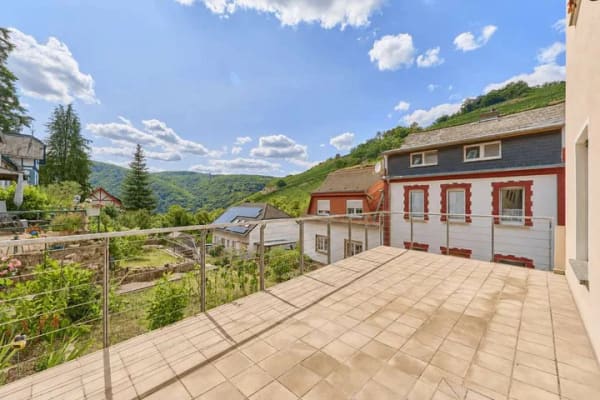 Immobilie in Rüdesheim am Rhein - Wohnen mit Weitblick: Gepflegtes Mehrfamilienhaus im Rheingau - Bild 2