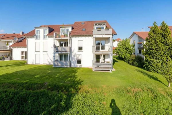 Immobilie in Aach - Bezugsfreie 3,5-Zimmer-Erdgeschosswohnung mit Balkon und Carport in Ortsrandlage von Aach - Bild 2