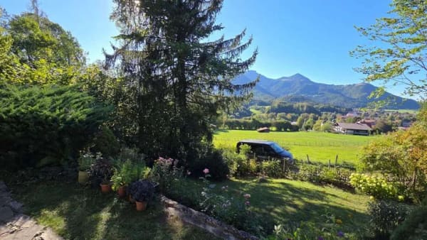 Immobilie in Marquartstein - Landhaus in traumhafter uvbb. Panoramalage auf leichter Anhöhe in Marquartstein - Renovierungsbed. - Bild 3