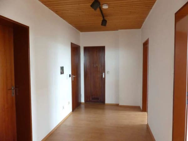 Immobilie in Niederstotzingen - BARRIEREARM & RUHIG GELEGEN: 3-Zimmer-Wohnung mit Loggia u. Garage in Niederstotzingen zu verkaufen - Bild 3