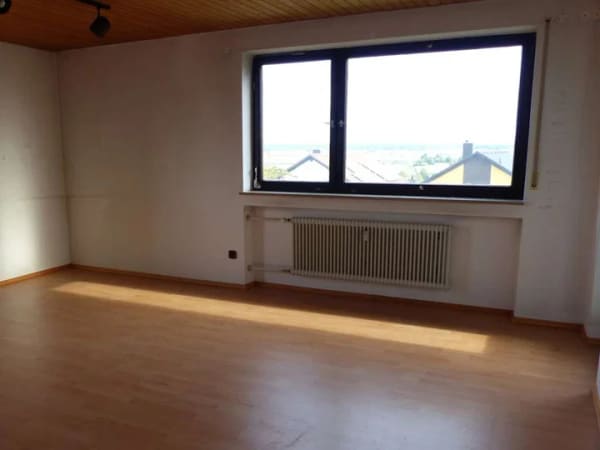 Immobilie in Niederstotzingen - BARRIEREARM & RUHIG GELEGEN: 3-Zimmer-Wohnung mit Loggia u. Garage in Niederstotzingen zu verkaufen - Bild 4