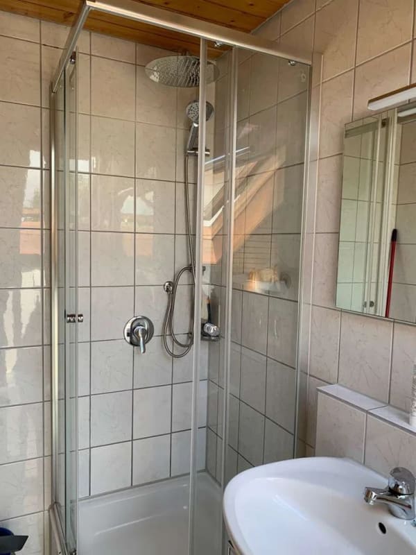 Immobilie in Reutlingen - Top-Gelegenheit: Sonnige DG-Wohnung mit zwei Balkonen (provisionsfrei) - Bild 4