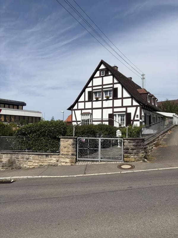 Immobilie in Bodelshausen -  Vielfältig nutzbares Einfamilienhaus in exponierter Lage von Bodelshausen  - Bild 2