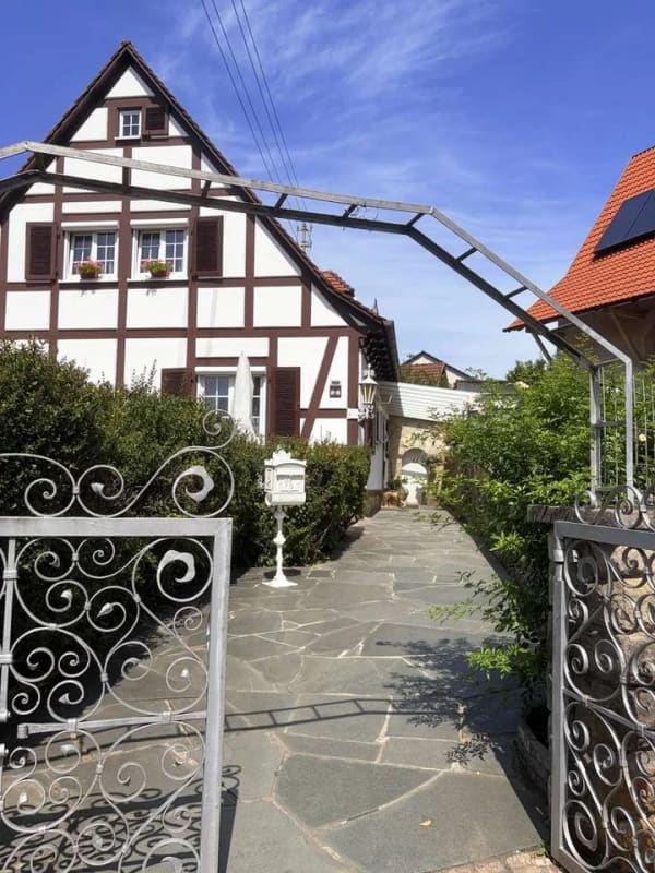 Immobilie in Bodelshausen -  Vielfältig nutzbares Einfamilienhaus in exponierter Lage von Bodelshausen  - Bild 3
