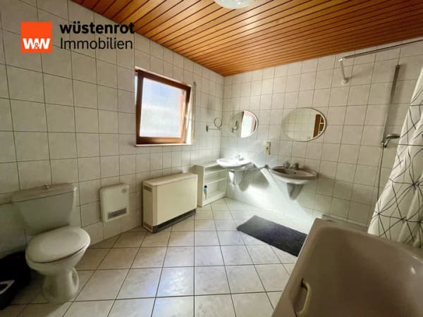 Immobilie in Ötigheim - ZWEIFAMILIENHAUS MIT FLEXIBLER NUTZUNG: 2 Etagen mit 6 Zimmer, KFZ-Stellplätze, sehr ruhige Lage* - Bild 4