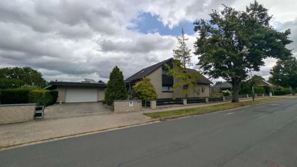 Immobilie in Cremlingen - Großzügiges Einfamilienhaus mit Wintergarten und Kamin in ruhiger Lage von Cremlingen-Schandelah - Bild 0