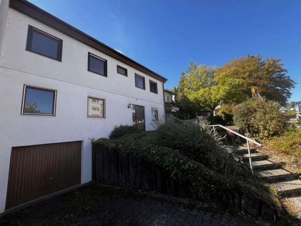 Immobilie in Neuenstadt am Kocher - Charmantes Einfamilienhaus mit Traumterrasse und viel Potenzial - Bild 0
