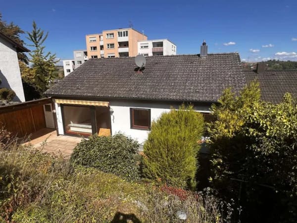 Immobilie in Neuenstadt am Kocher - Charmantes Einfamilienhaus mit Traumterrasse und viel Potenzial - Bild 1