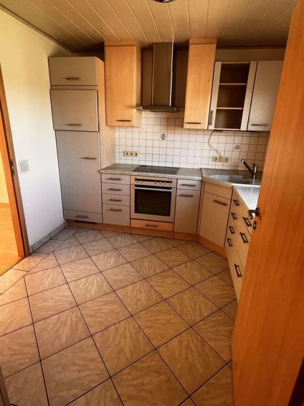 Immobilie in Neuenstadt am Kocher - Charmantes Einfamilienhaus mit Traumterrasse und viel Potenzial - Bild 4