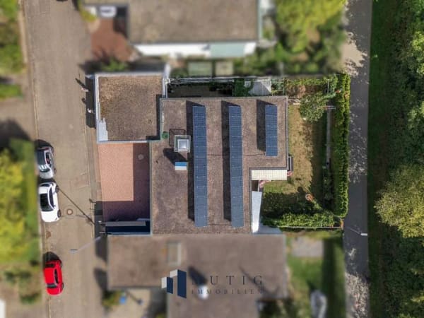 Immobilie in Altdorf - Wohnglück - Großzügiges Zweifamilienhaus mit Garten in Altdorf - Bild 1