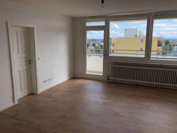 Immobilie in Markt Schwaben - Von Privat - renovierte 3-Zi.-Whg. mit S-Balkon und Bergblick - Bild 0