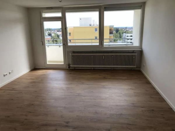 Immobilie in Markt Schwaben - Von Privat - renovierte 3-Zi.-Whg. mit S-Balkon und Bergblick - Bild 1