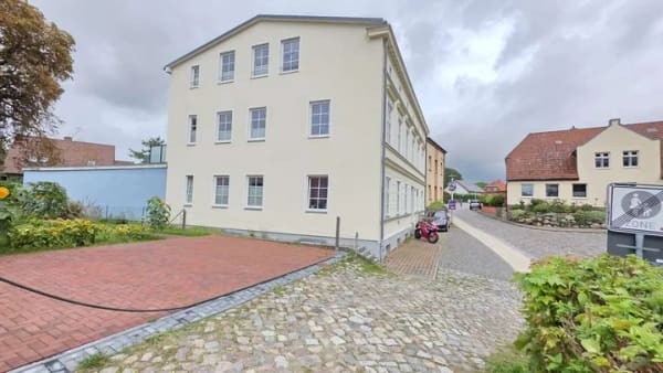 Immobilie in Altefähr - Kapitalanlage mit ca. 9 % Soll-Rendite! 6 modernisierte Wohnungen im Seebad Altefähr - Rügen! - Bild 4