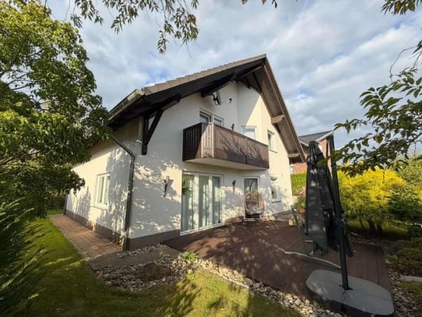 Immobilie in Hamm (Sieg) - Familienfreundliches Einfamilienhaus mit PV-Anlage und moderner Ausstattung - Bild 2