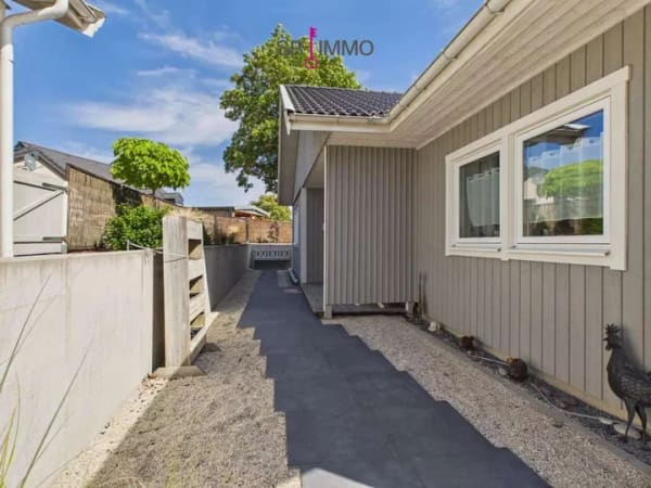 Immobilie in Daleiden - Hochwertiger Bungalow mit liebevoll angelegtem Garten in ruhiger Lage von Daleiden - Bild 3