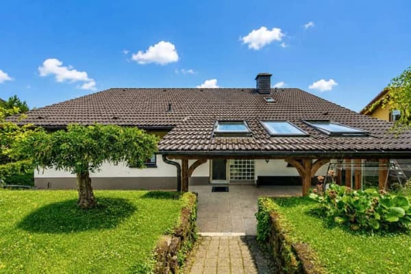 Immobilie in Gütenbach - Attraktive sowie geräumige Wohnung im Zweifamilienhaus. Ideal für die große Familie - Bild 2