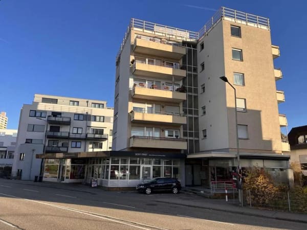 Immobilie in Leonberg - Top-Lage: helle 2 Zimmer-Wohnung mit Terrasse in Leonberg, Nähe Leo Center - Bild 0