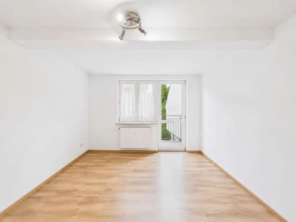Immobilie in Hornberg - Vermietete 3-Zimmer-Wohnung mit Balkon – Kapitalanlage mit laufenden Mieteinnahmen in Hornberg - Bild 1