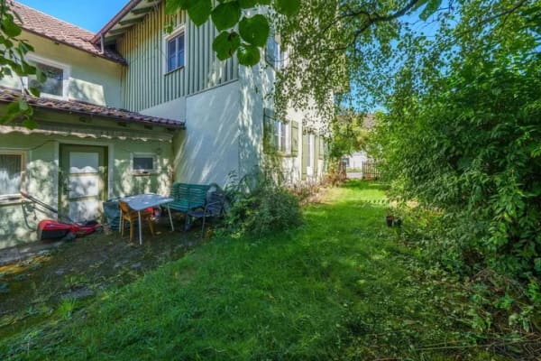 Immobilie in Argenbühl - Einfamilienhaus mit zwei Wohnungen und rund 184 m² Wohnfläche – ideal für Handwerker und kreati - Bild 3