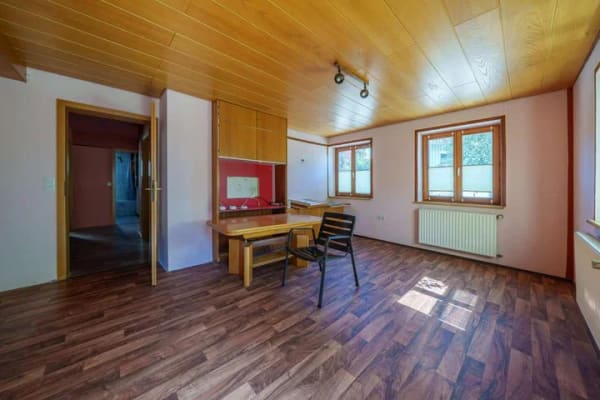 Immobilie in Argenbühl - Einfamilienhaus mit zwei Wohnungen und rund 184 m² Wohnfläche – ideal für Handwerker und kreati - Bild 4