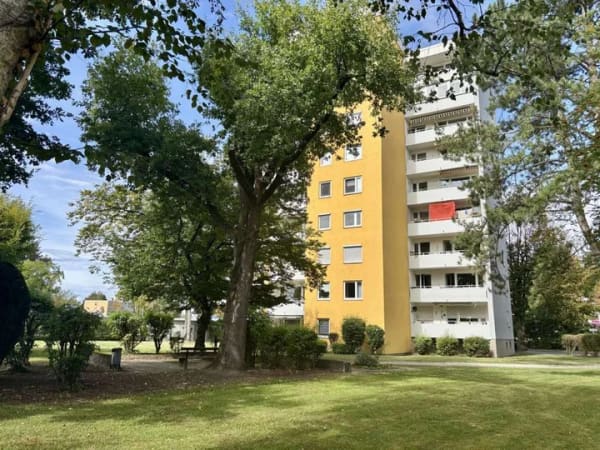 Immobilie in Landshut - Praktisch geschnittene 3-Zimmer-Eigentumswohnung zur Renovierung in Landshut - Bild 2
