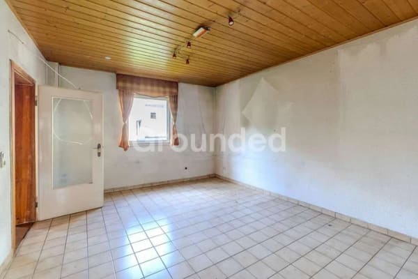 Immobilie in Bamberg - Wohnungspaket mit 3 Einheiten, Entwicklungspotenzial und 5 Garagen - Bild 4