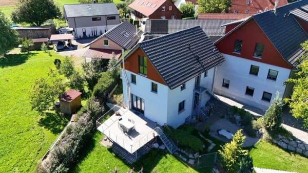 Immobilie in Grünkraut - Großzügiges Einfamilienhaus mit herrlichem Garten in Naturlage von Grünkraut-Atzenweiler! - Bild 3