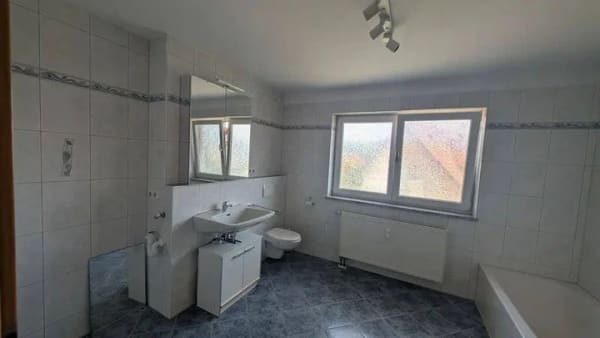 Immobilie in Waidhofen - Lichtdurchflutete 3 Zimmer - Wohnung mit großem Südbalkon - Bild 3