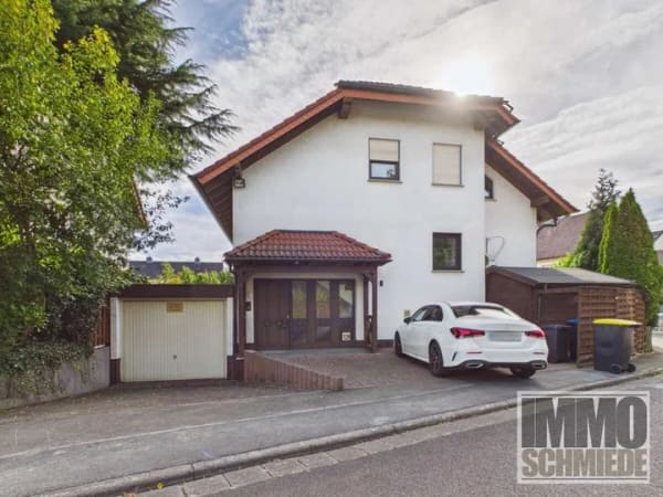 Immobilie in Lahnau - Exklusives Einfamilienhaus mit Einliegerwohnung - Bild 0