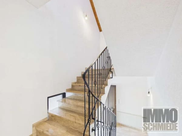 Immobilie in Lahnau - Exklusives Einfamilienhaus mit Einliegerwohnung - Bild 1