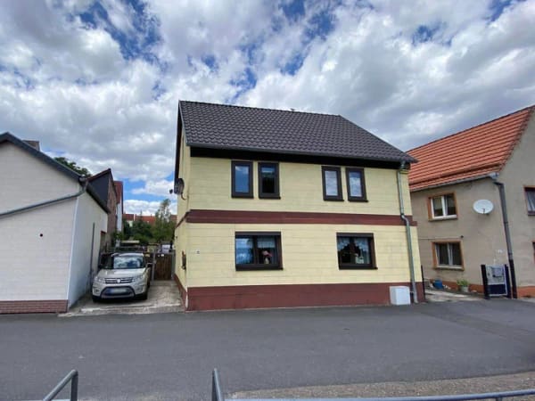 Immobilie in Kyffhäuserland - Großzügig Wohnen, ländlich leben - Einfamilienhaus mit weitläufigem Grundstück - Bild 1