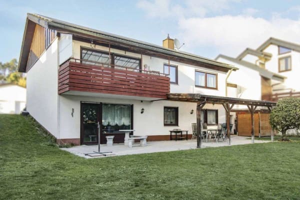 Immobilie in Adelsdorf - Modernisiertes Familienhaus mit Einliegerwohnung, Südgarten & PV-Anlage - Bild 0