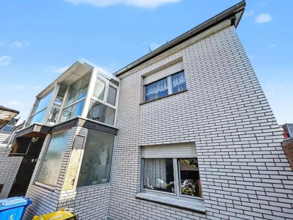Immobilie in Erftstadt - Freistehendes Einfamilienhaus auf großem Grundstück mit unverbautem Blick in Erftstadt - Bild 1
