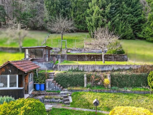 Immobilie in Höfen an der Enz - Für die Familie: Großzügiges Haus mit großem Garten und Doppel-Garage - Bild 2